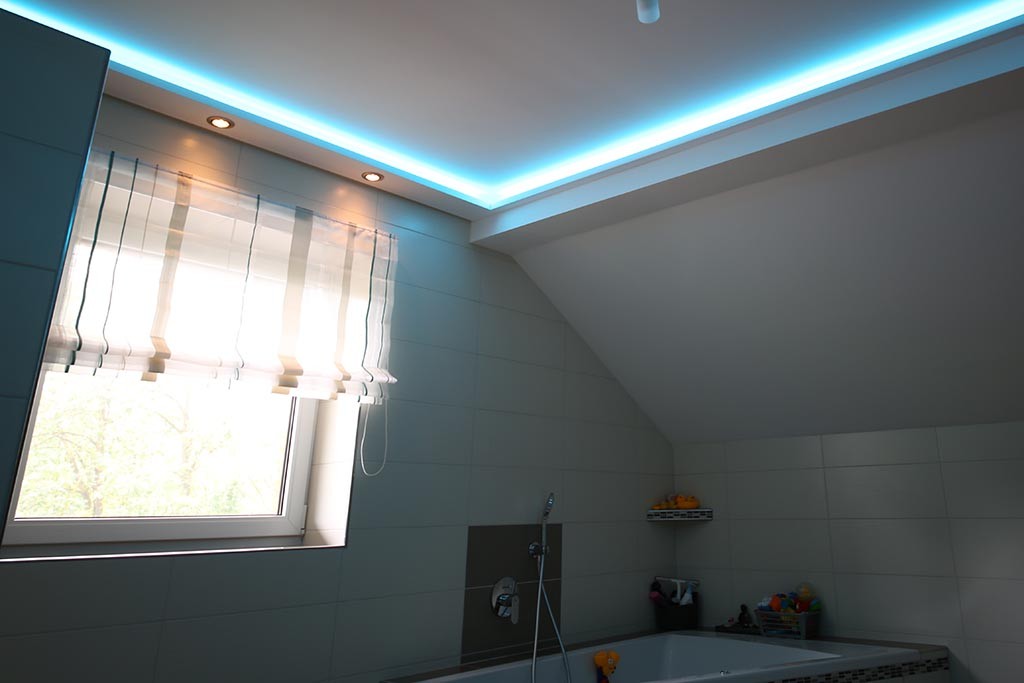 LED cove moldings for indirect lighting "WDML-55A-PR