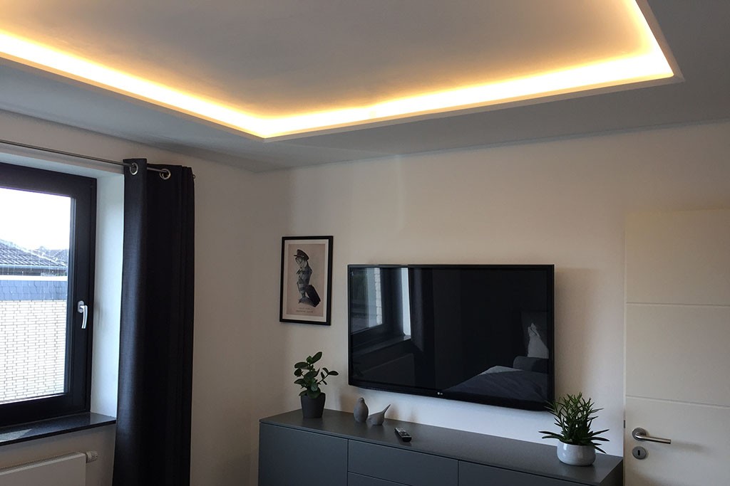 Beispiel 1 - BENDU - LED-Stuckleiste WDML-170B-ST