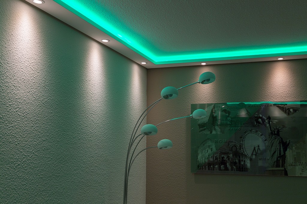 LED Stuckleiste für indirekte Beleuchtung Decke und Wand WDML-200A-ST