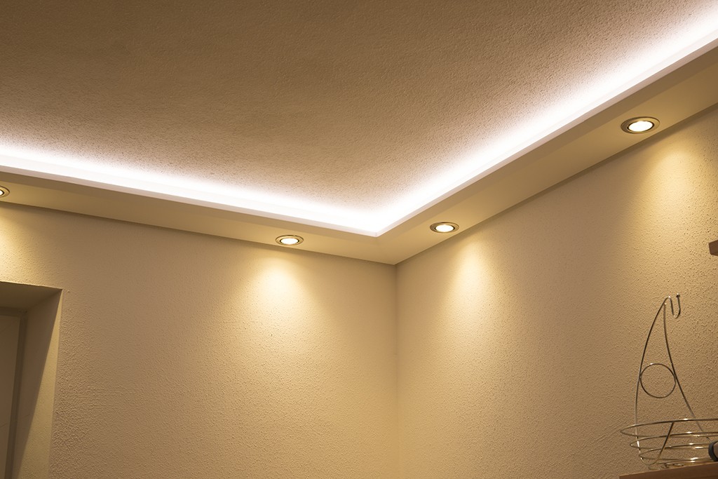 LED cornices for indirect wall and ceiling lighting "WDML-200B-PR"