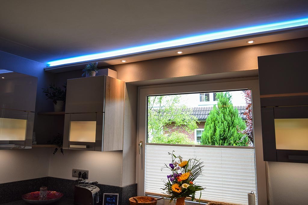 LED cornices for indirect wall and ceiling lighting "WDML-200C-PR"