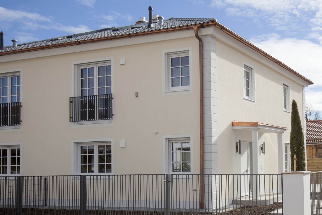 Bossensteine Sonderanfertigung als modernes, stilvolles Dekor-Element für die Haus-Fassade.