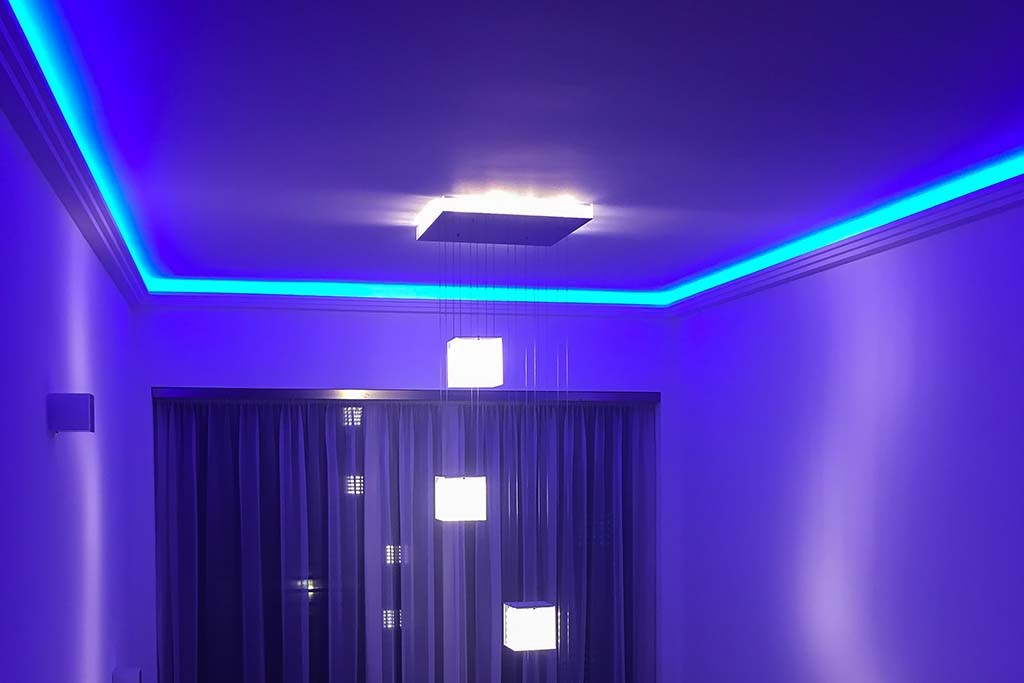 Indirect Lighting Of The Ceiling With, Indirect Lighting Fixtures Ceilings